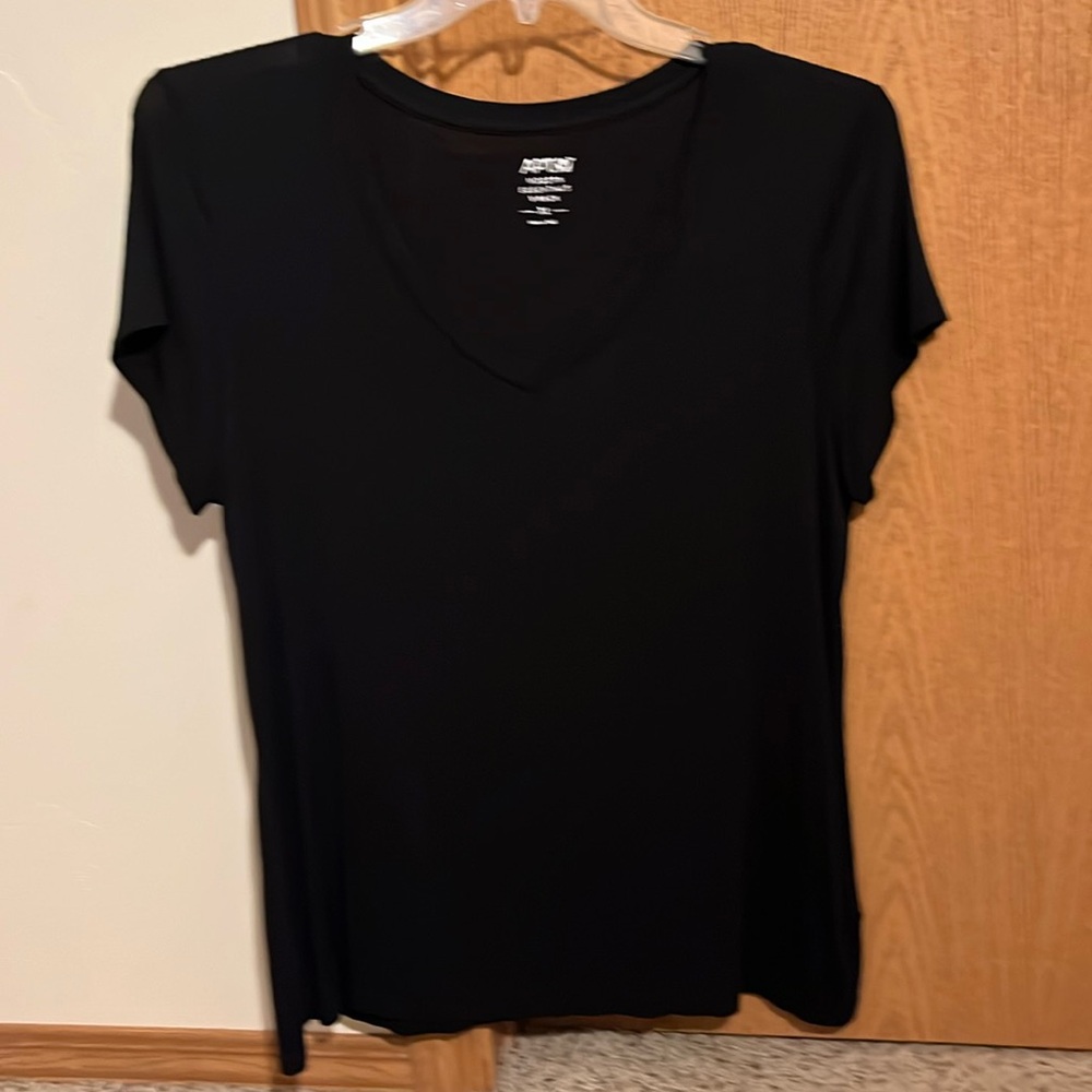 Apt 9 black t shirt
